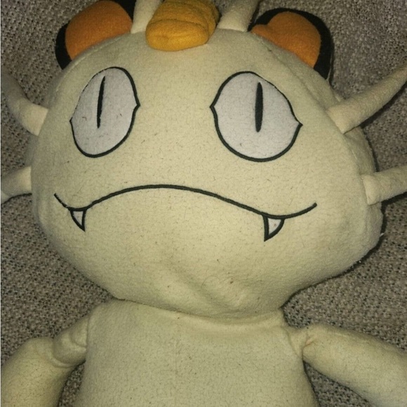 Vintage 2000 Jumbo Pillow Meowth Pokemon 30 inch rare hard to find item - Picture 3 of 5